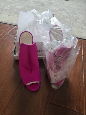 Nine West Bright Fuchsia Open-Toe Slide Mules